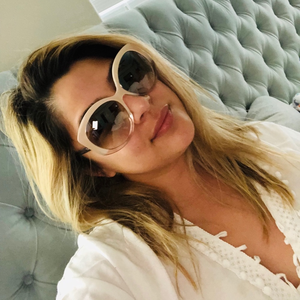 Beautiful Christian Dior Sunnies - Picture 3 of 3
